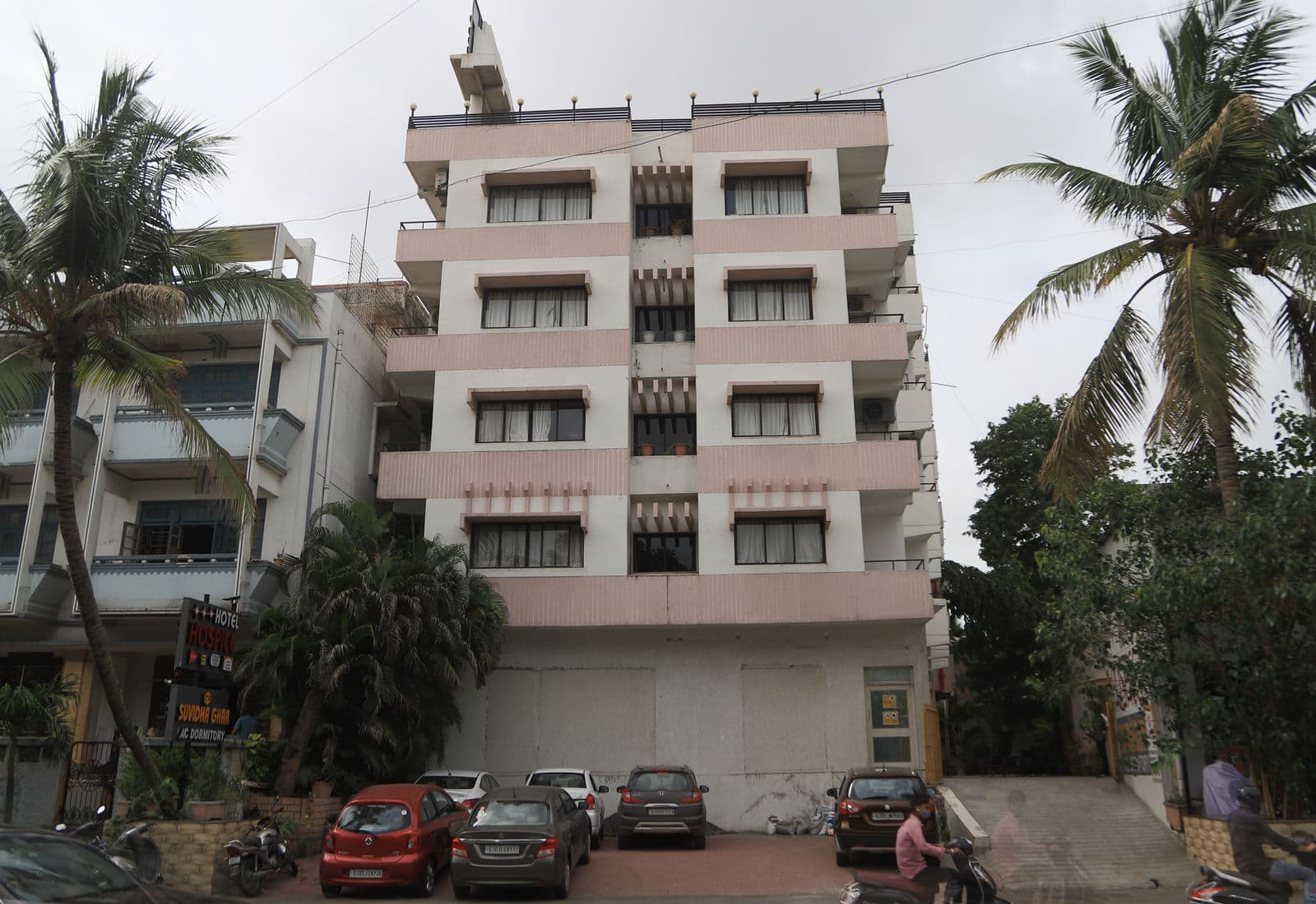 Exterior of Hotel Hospice in Surat